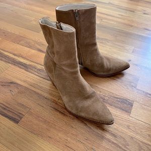 Matisse Caty Western Pointed Toe Bootie in Suede Fawn